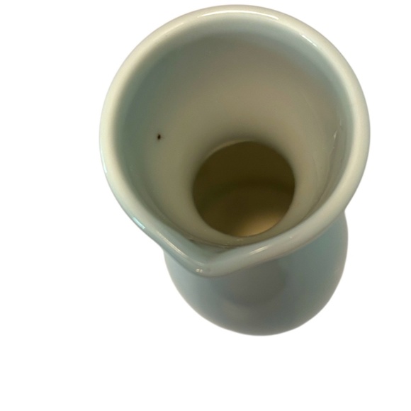 Elegant White Sake Set - Picture 4 of 6